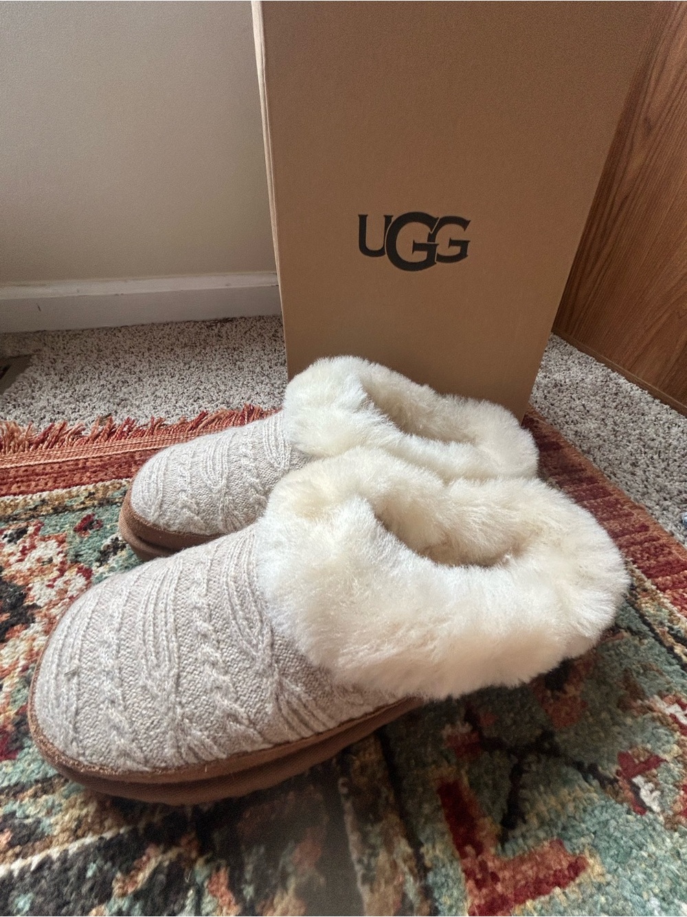 UGG Women's Cozy Knit Slipper - Chestnut with Cream Shearling